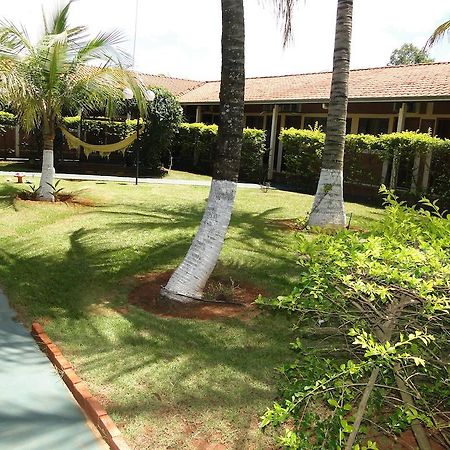 Hotel Pousada Vale Do Sol Em Pompéia Buitenkant foto