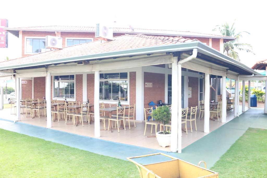 Hotel Pousada Vale Do Sol Em Pompéia Buitenkant foto