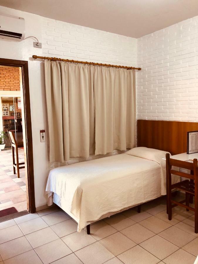 Hotel Pousada Vale Do Sol Em Pompéia Buitenkant foto